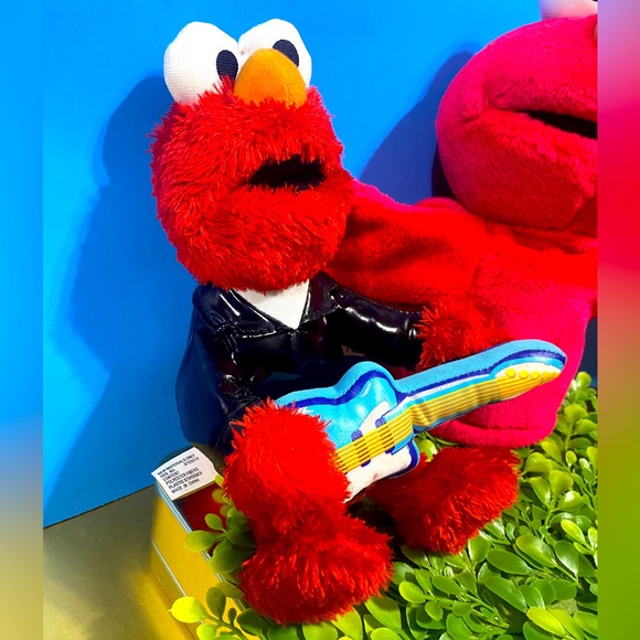 SESAME STREET ELMO VTG BUNDLE HAND PUPPET & ELMO PLAYING GUITAR PLUSH JIM HENSON - Picture 6 of 12